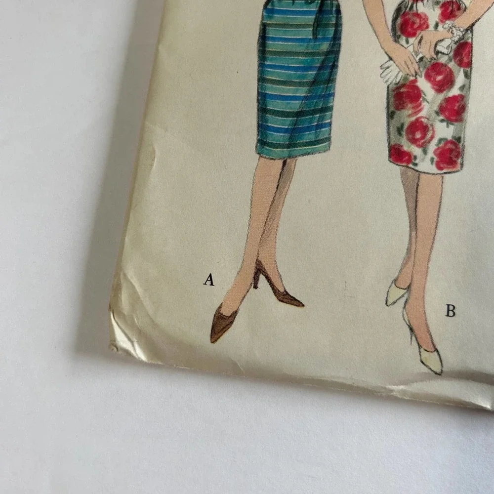 Vogue Vintage 1960's Pattern #5411 Dress Jumper Dress Slip‎ Size 10